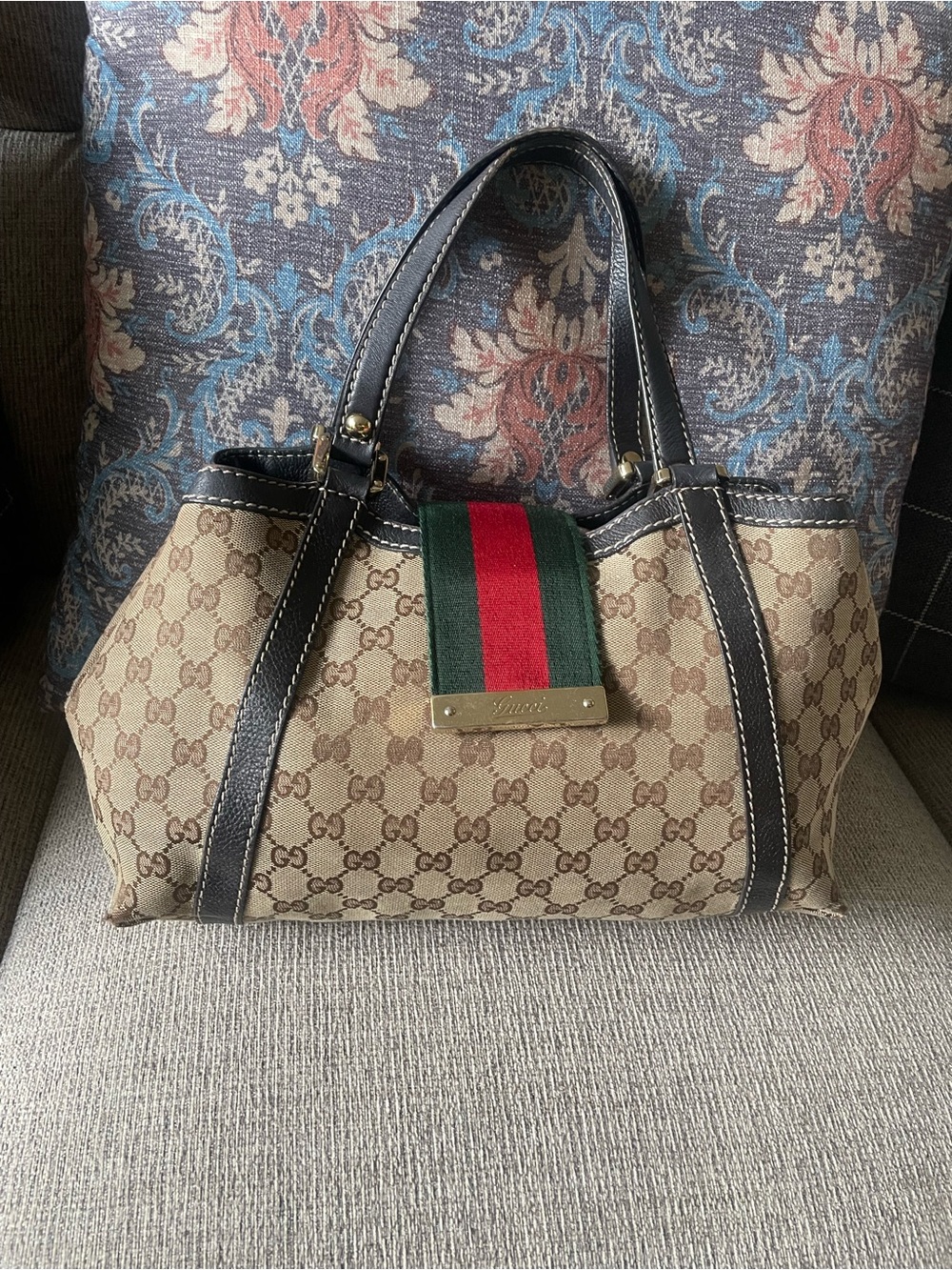 Gucci Beige GG Canvas Shoulder Bag with Green and Red Web